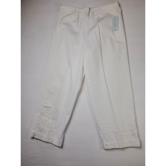 Cascade Blues Women's Medium White Capris 97% Cotton 3% Spandex - Picture 1 of 10